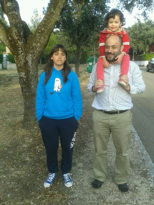 En Moralzarzal, año 2014. Con Elsa y maría a hombros.