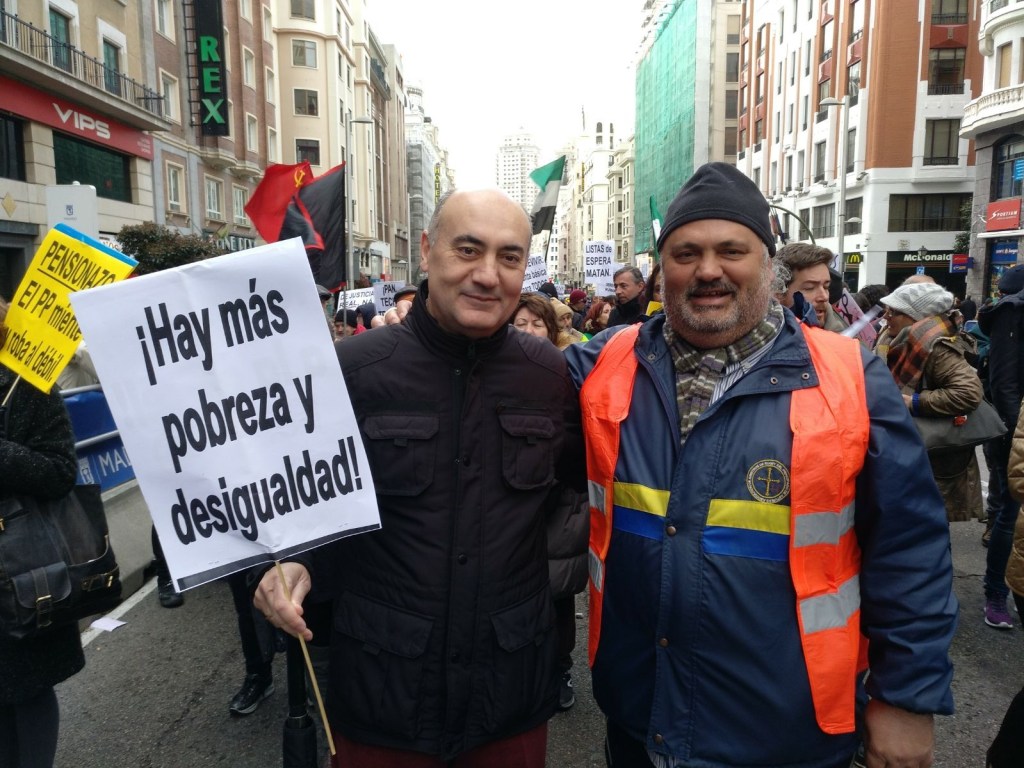A la llegada de las marchas de la Dignidad, recibiendo a su hermano Miry. Año 2014.