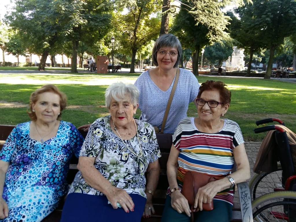 Begoña, Pachi y Lucy. Detrás Yolanda Prieto. 2018